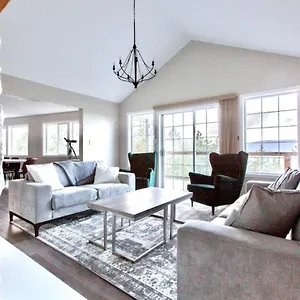 Stunning With Amazing Views Near The Victoria