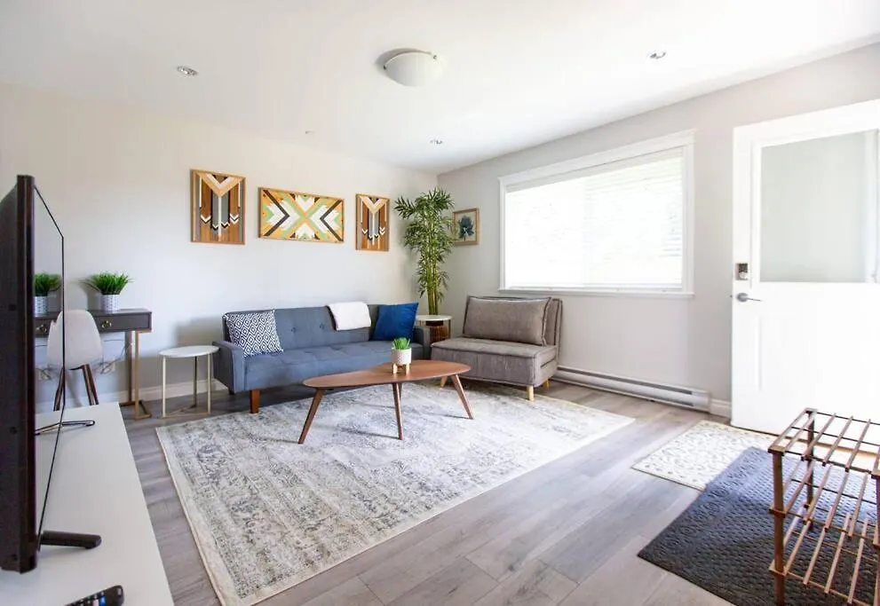 Beautiful & Cozy 1 Bedroom 1 Bath In The Westshore Victoria Apartment